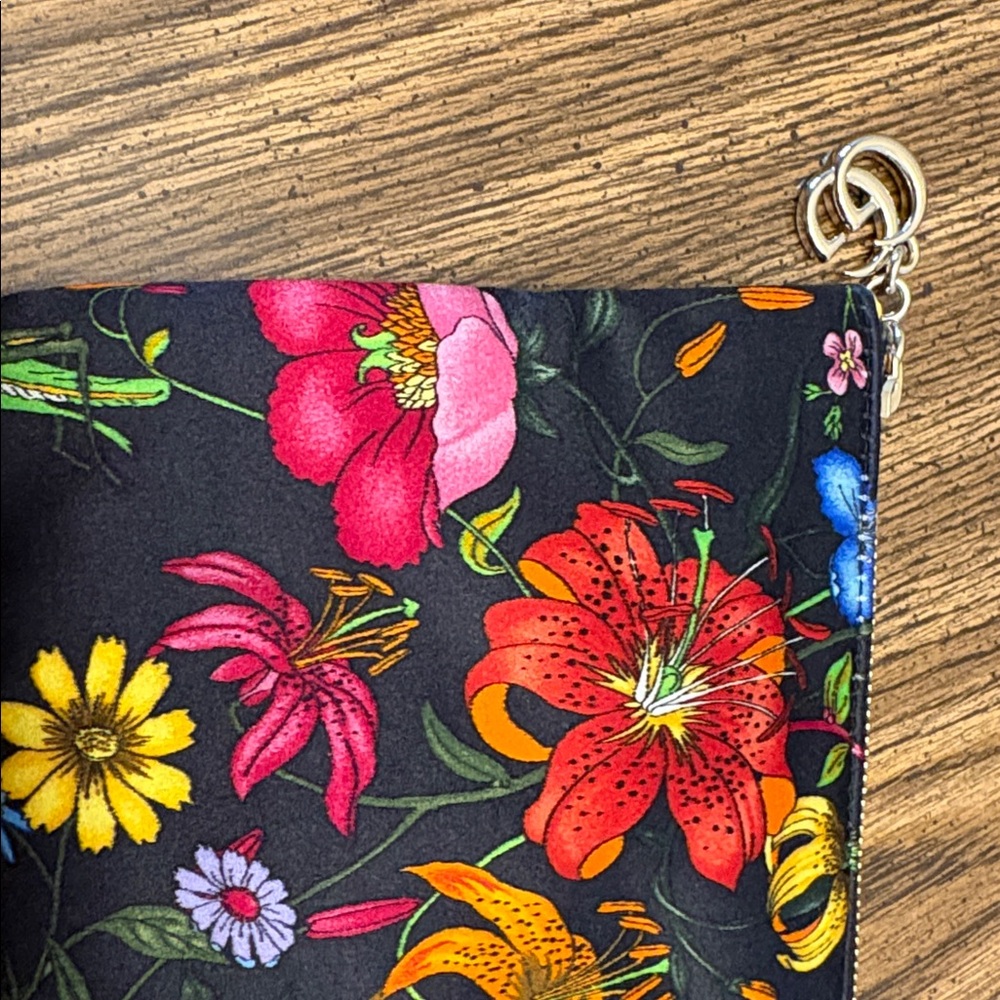 Gucci Black Floral Accessories Bag - NEW (w/o tags) - Picture 2 of 9